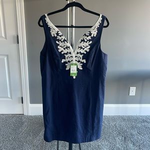 Lilly Pulitzer Gabby Navy and White Shift Dress.